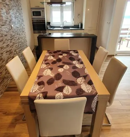 Apartment Paradise *