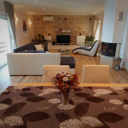 Paradise Apartment *