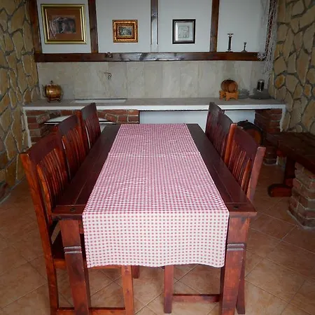 Paradise Apartment *