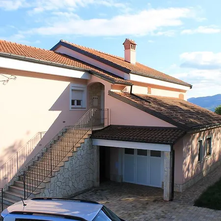 Apartment Paradise *