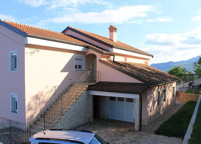 Apartment Paradise *